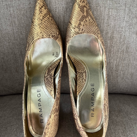 RAMPAGE BRAND NAME. Women shoes snake-like. Size9 M, man made materials. China. - Picture 3 of 7